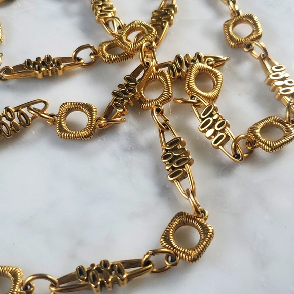 Rare 1970's Trifari Long Abstract Modernist Geometric Gold Tone Necklace - Picture 4 of 6